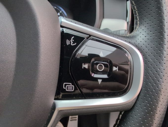 2025 Volvo V90