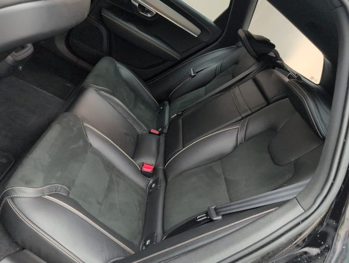 2025 Volvo V90