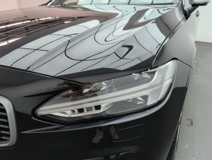2025 Volvo V90