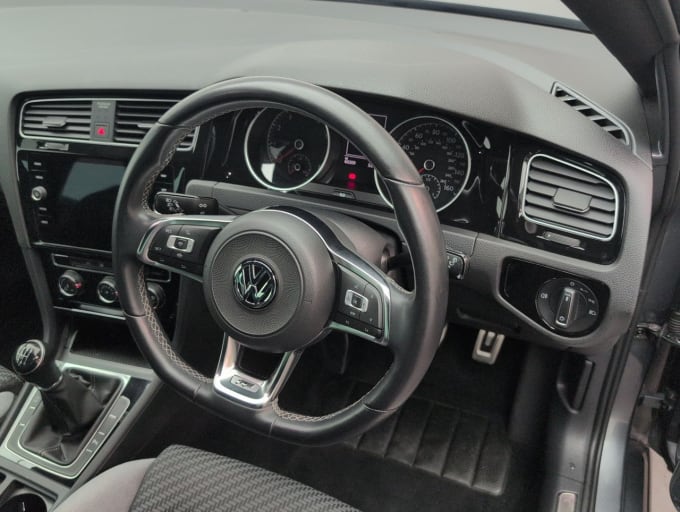 2025 Volkswagen Golf