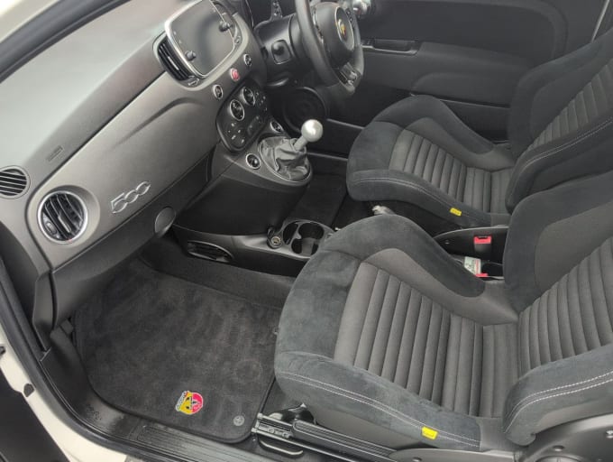 2025 Abarth 595