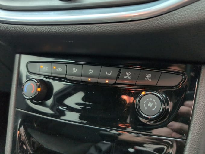 2025 Vauxhall Astra