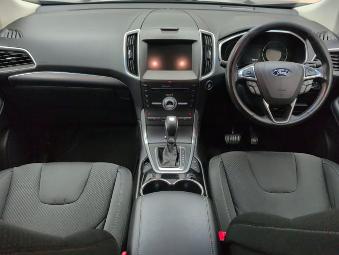 2025 Ford Edge