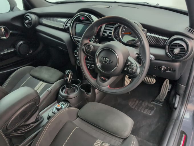 2025 Mini Hatch