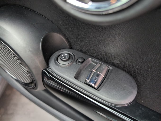 2025 Mini Hatch