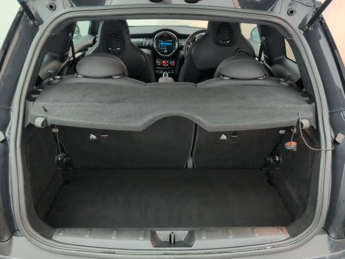 2025 Mini Hatch