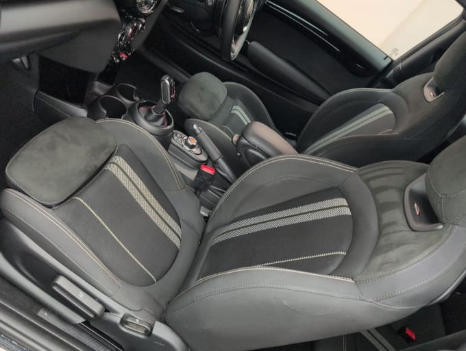2025 Mini Hatch