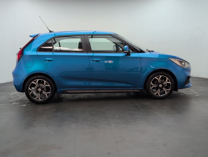 2025 Mg Mg3