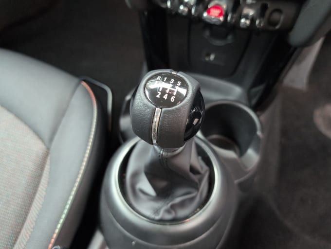 2025 Mini Hatch