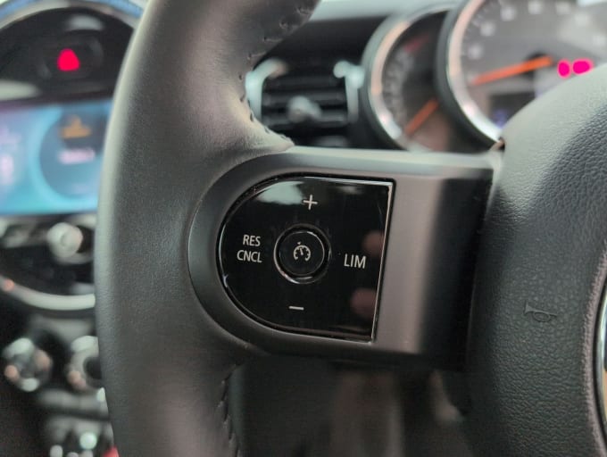 2025 Mini Hatch