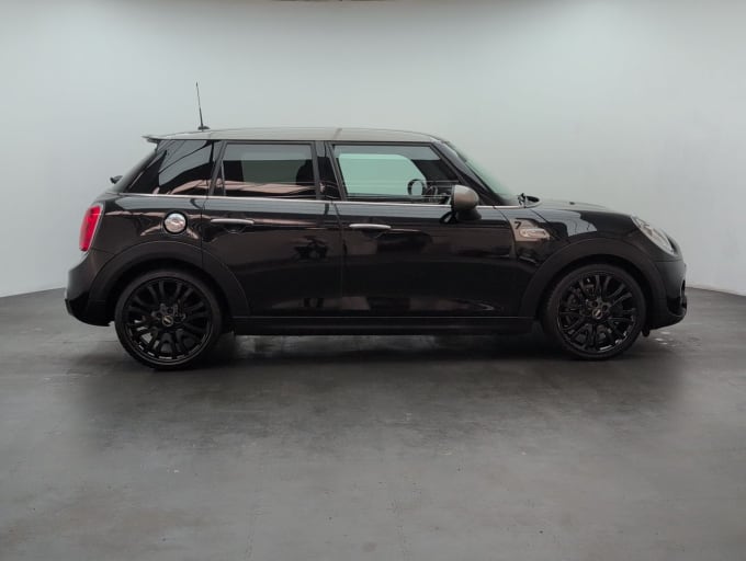 2025 Mini Hatch