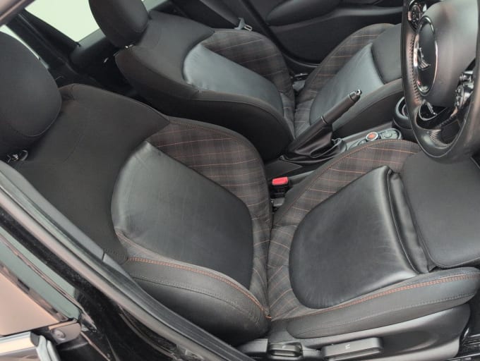 2025 Mini Hatch