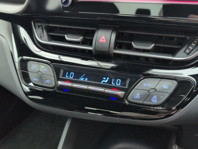 2025 Toyota C-hr