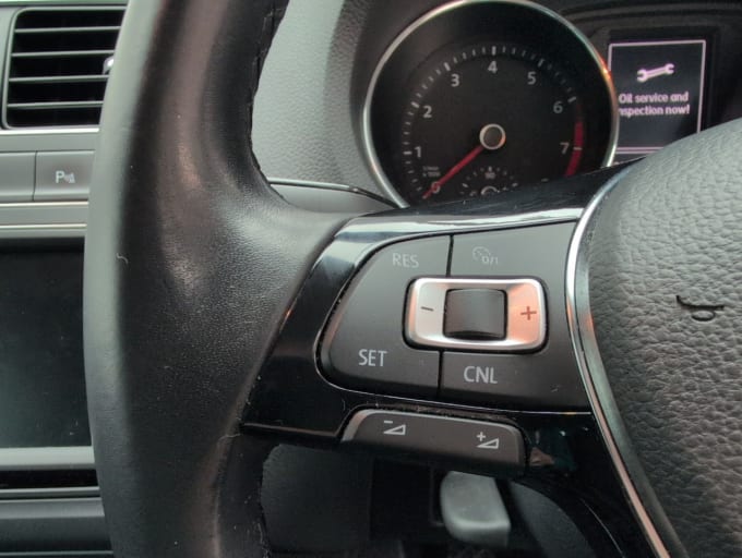 2017 Volkswagen Polo