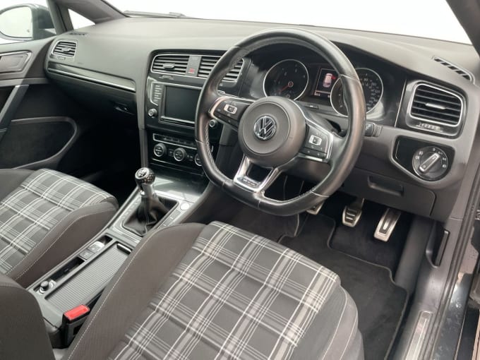 2025 Volkswagen Golf