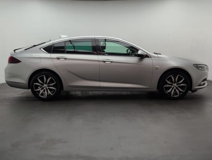 2025 Vauxhall Insignia
