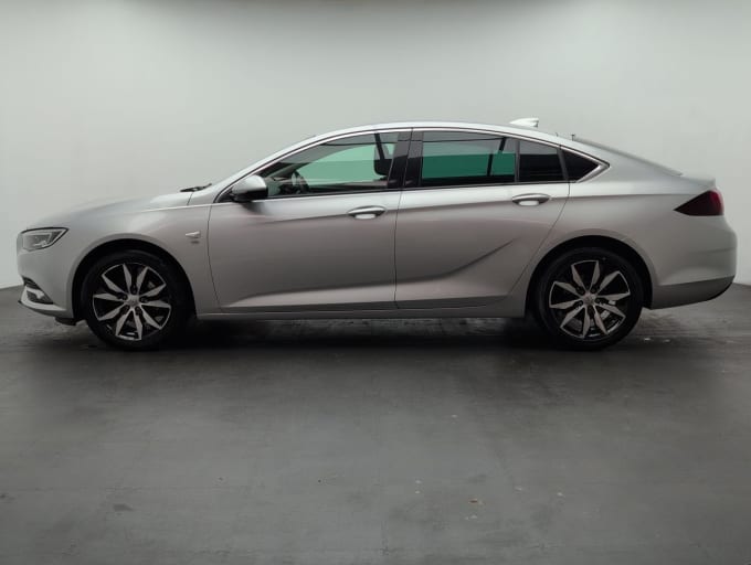2025 Vauxhall Insignia