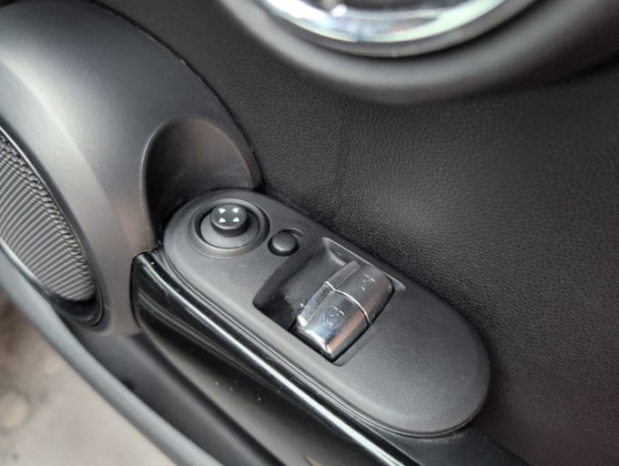 2025 Mini Hatch
