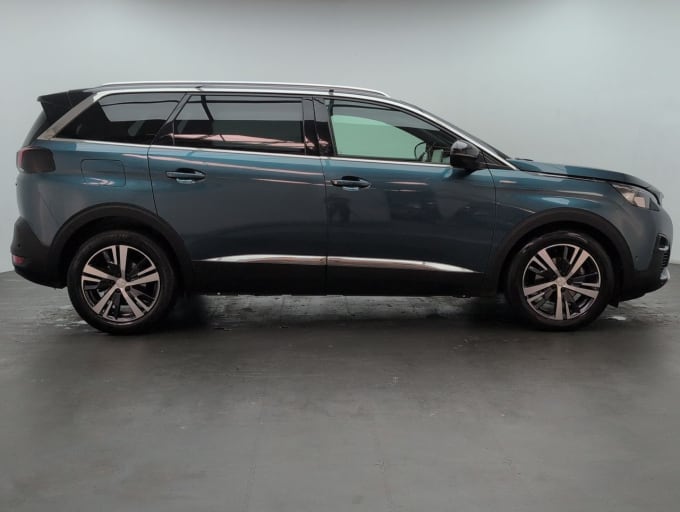 2025 Peugeot 5008