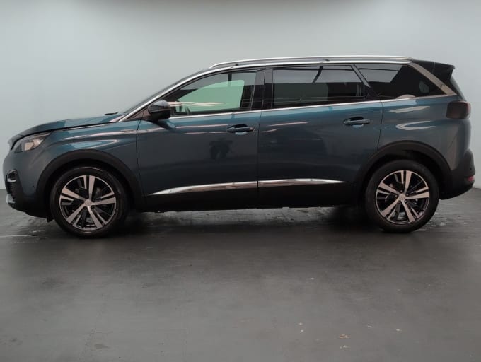 2025 Peugeot 5008