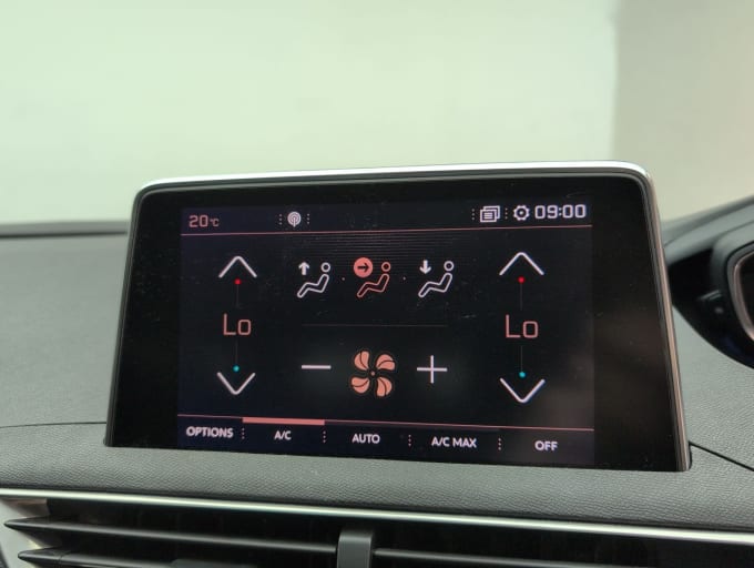 2025 Peugeot 5008