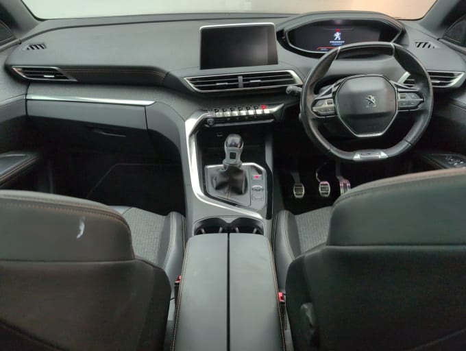 2025 Peugeot 5008