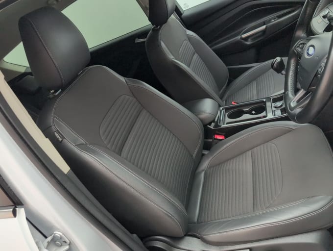 2025 Ford Kuga