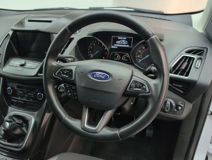2025 Ford Kuga