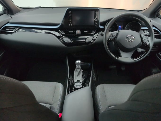 2025 Toyota C-hr