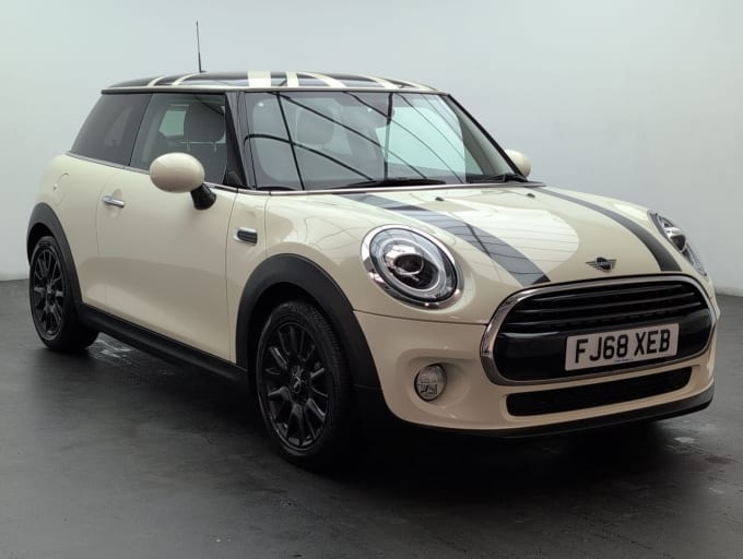 2025 Mini Hatch