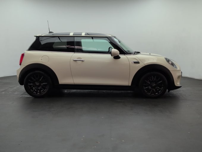 2025 Mini Hatch