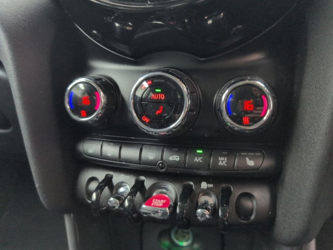 2025 Mini Hatch