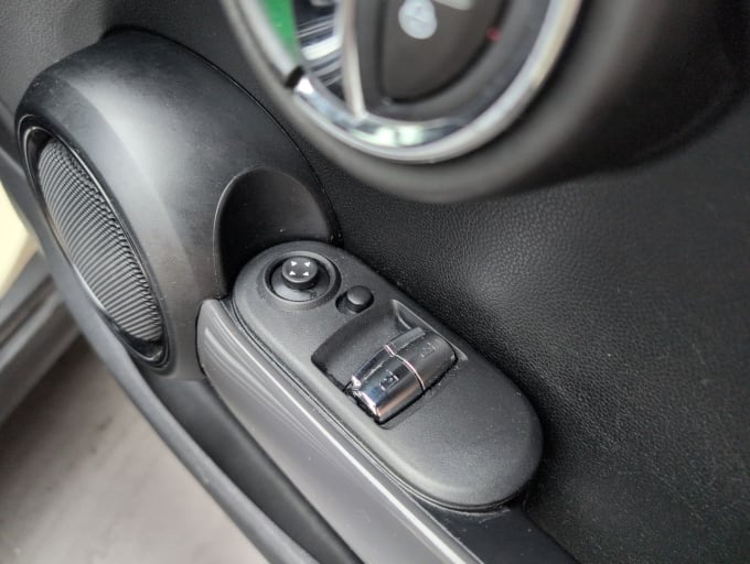 2025 Mini Hatch