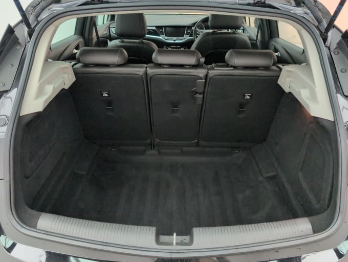 2025 Vauxhall Astra