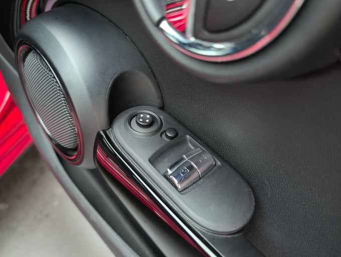 2025 Mini Hatch