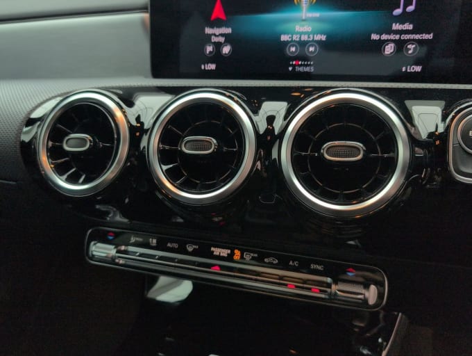 2025 Mercedes-benz Cla