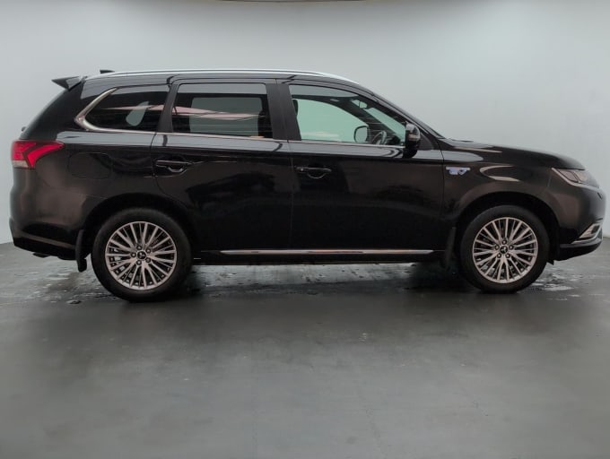 2025 Mitsubishi Outlander