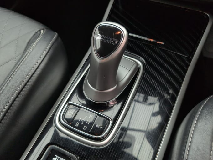 2025 Mitsubishi Outlander