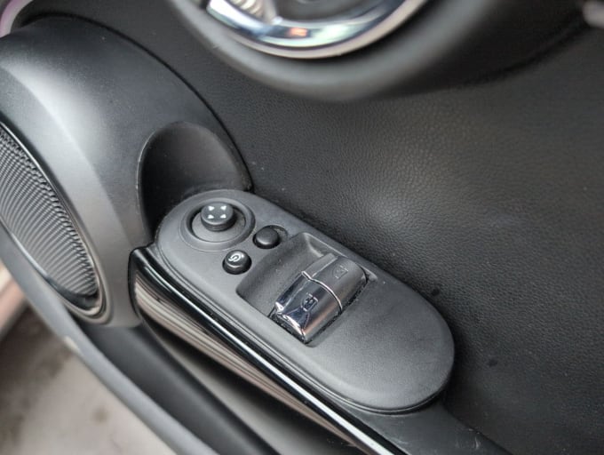 2025 Mini Hatch