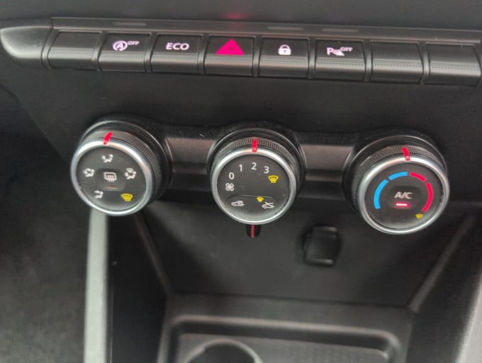 2025 Dacia Duster