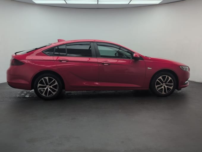 2025 Vauxhall Insignia