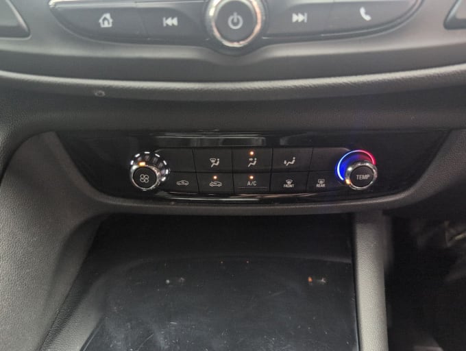 2025 Vauxhall Insignia