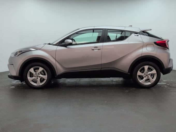 2025 Toyota C-hr