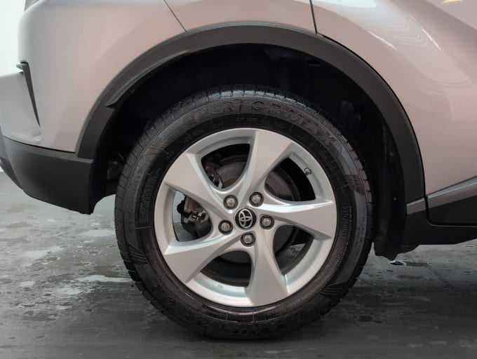 2025 Toyota C-hr