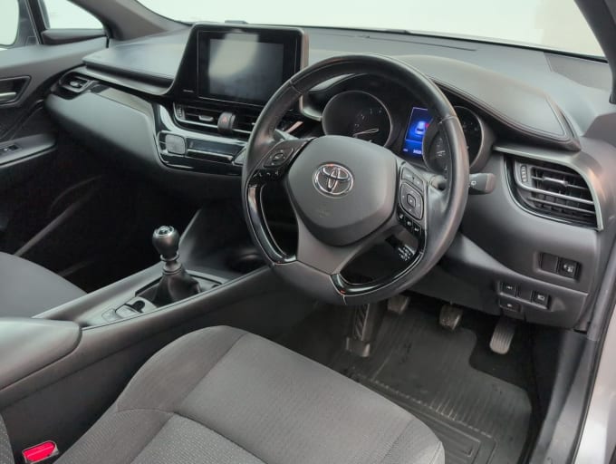 2025 Toyota C-hr