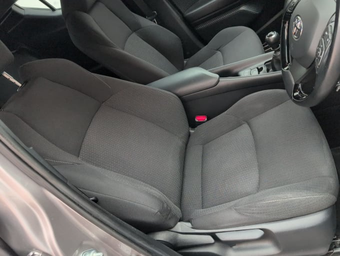 2025 Toyota C-hr