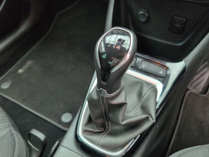 2025 Vauxhall Crossland X