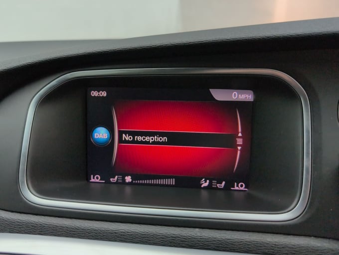 2025 Volvo V40