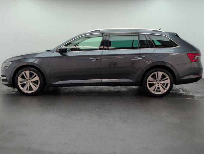 2025 Skoda Superb