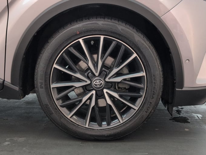 2025 Toyota C-hr